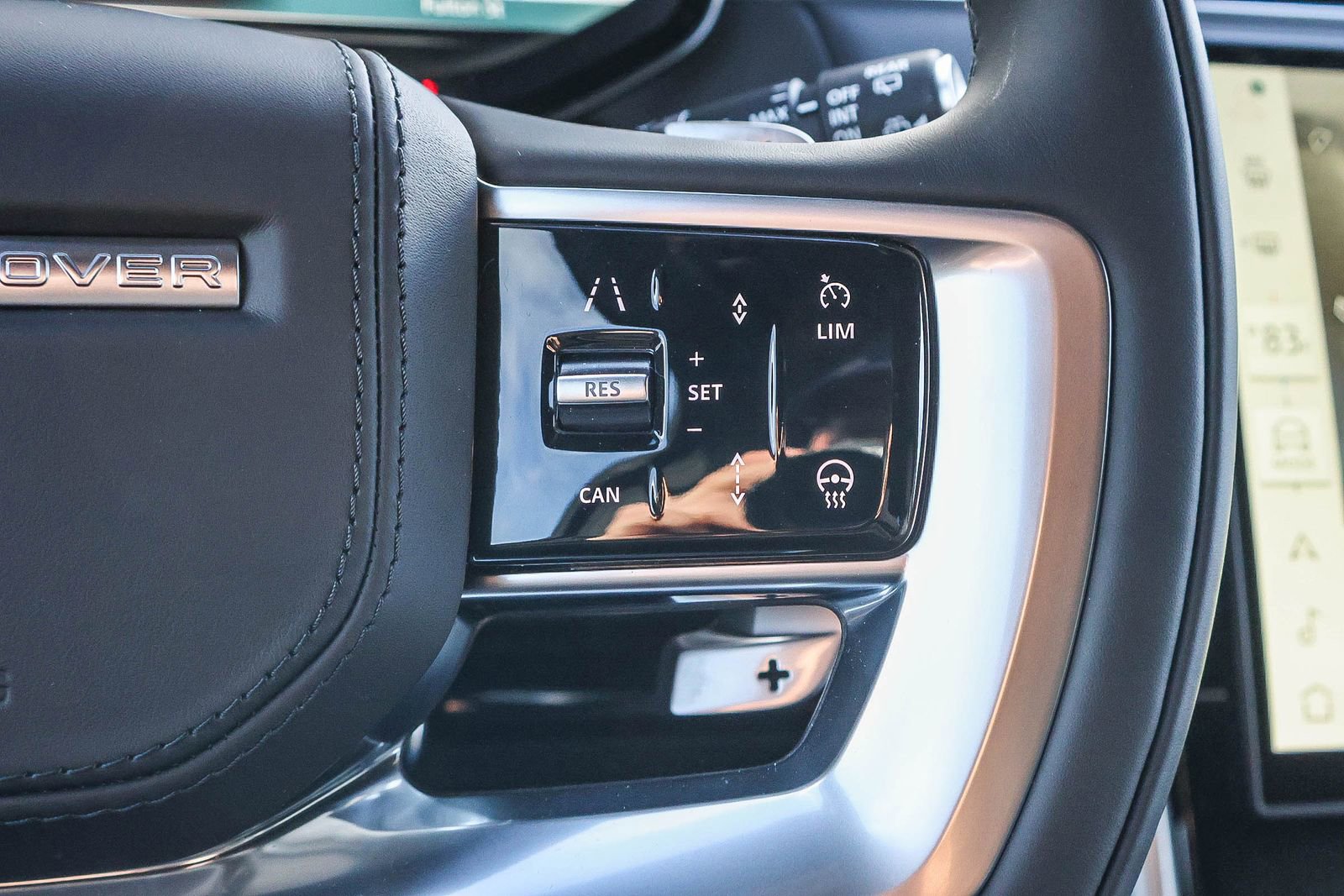 New 2026 Land Rover Range Rover SE image 36