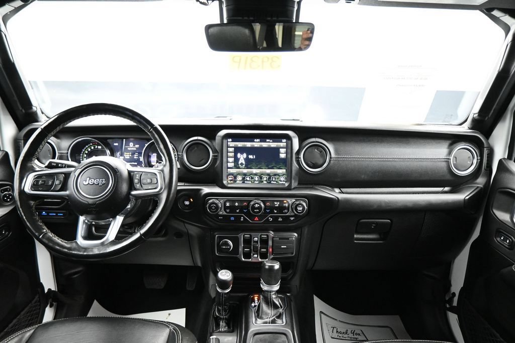 Used 2022 Jeep Wrangler Unlimited Sahara w/ Cold Weather Group AWD/4WD image 12