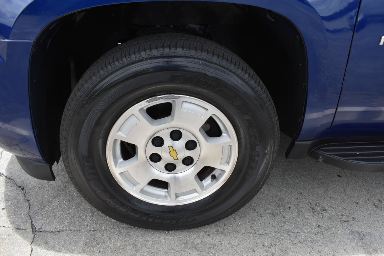 Used 2013 Chevrolet Avalanche LS RWD image 29