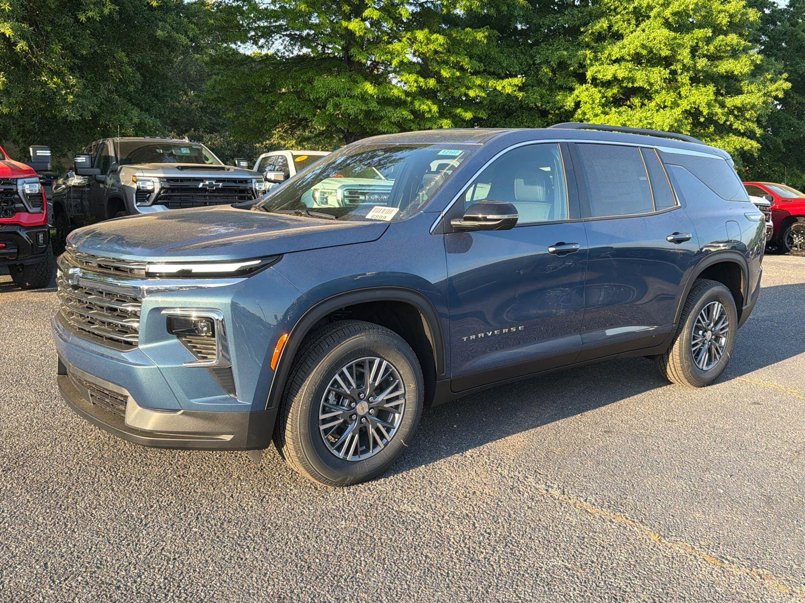 New 2026 Chevrolet Traverse LT FWD image 25