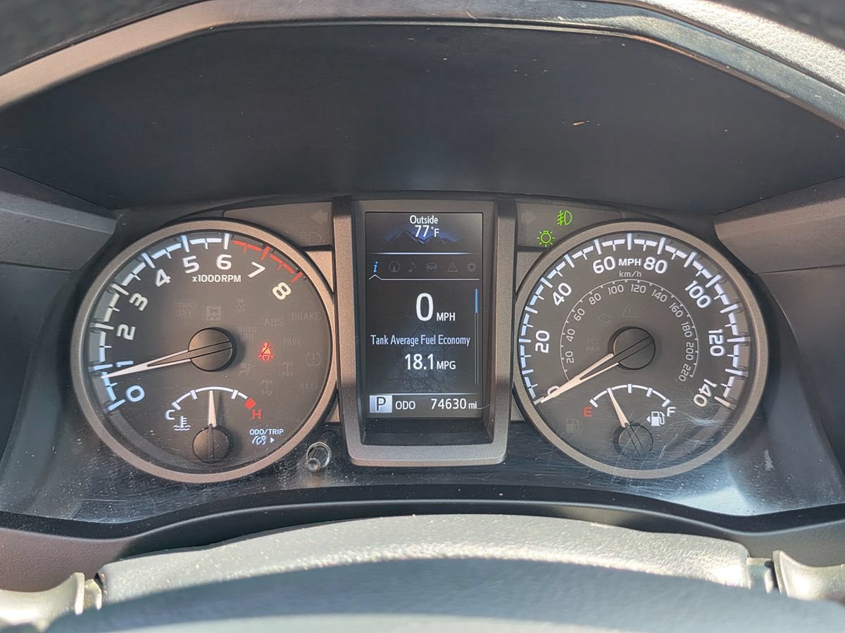 Used 2017 Toyota Tacoma TRD Sport w/ Tow Package (A/T) AWD/4WD image 28