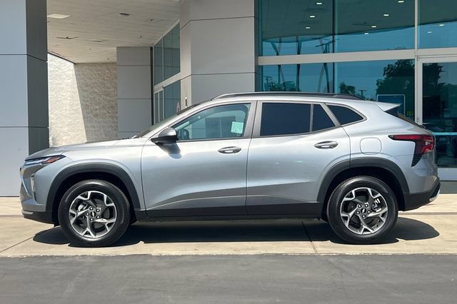Used 2026 Chevrolet Trax LT FWD image 7