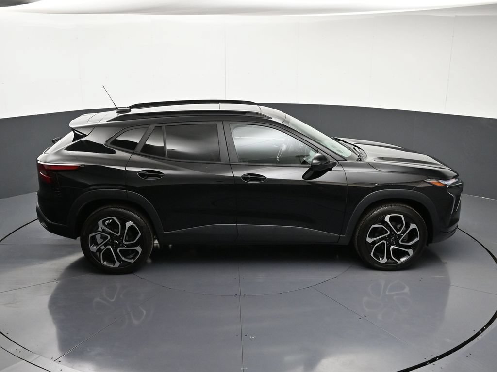 Used 2024 Chevrolet Trax RS w/ Sunroof Package FWD image 21