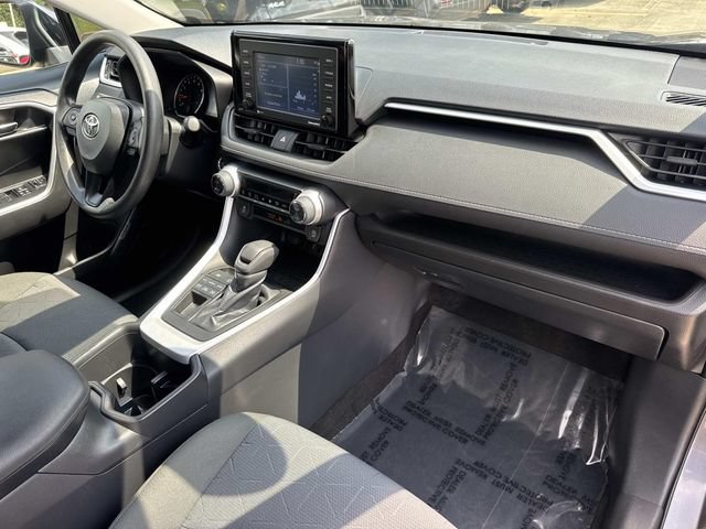 Used 2022 Toyota RAV4 XLE AWD/4WD image 17