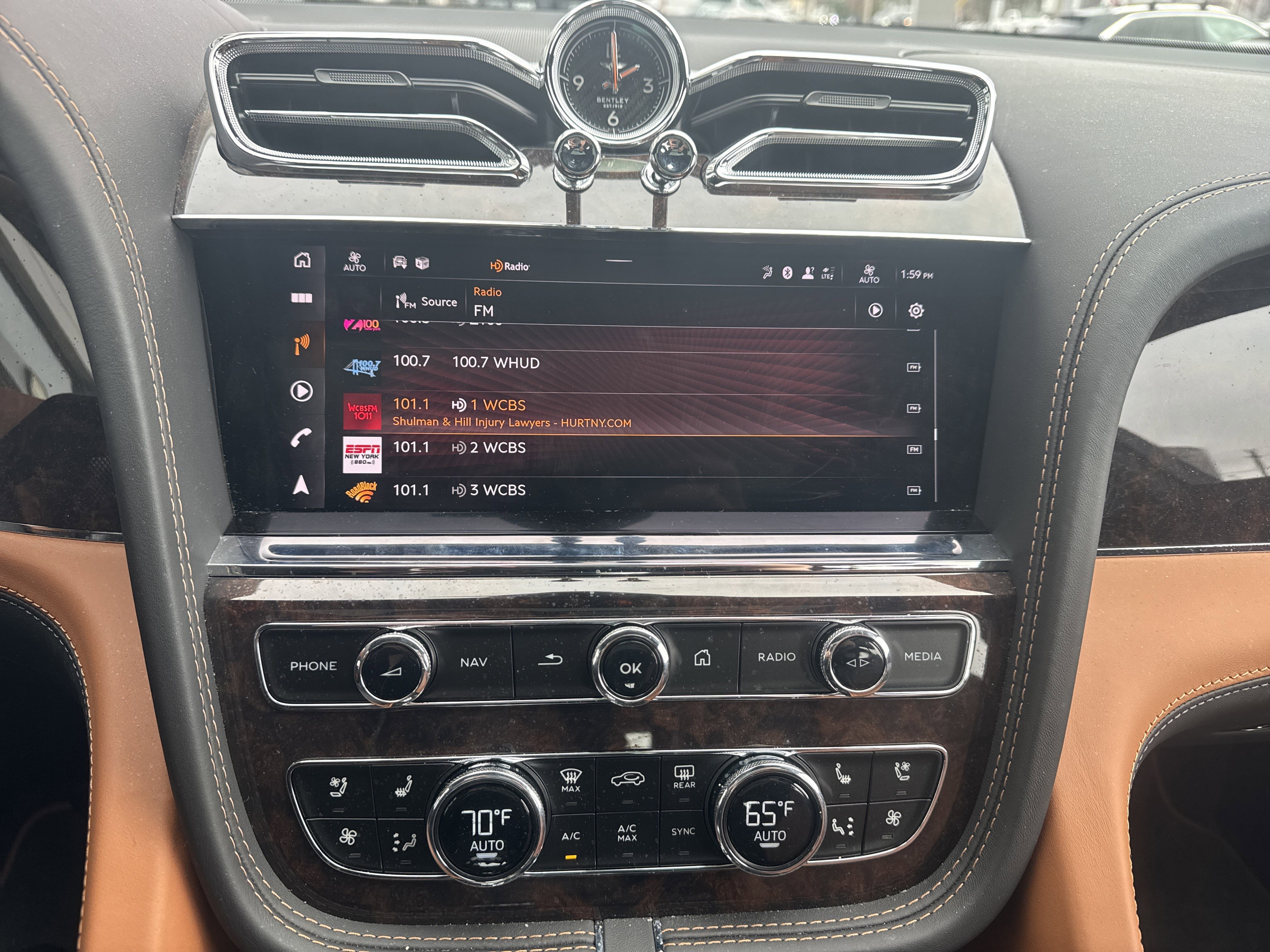 Used 2024 Bentley Bentayga Extended Wheelbase image 24