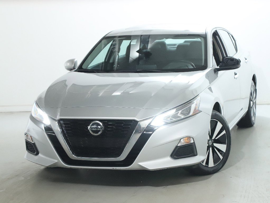 Used 2021 Nissan Altima 2.5 SV w/ SV Premium Package image 3