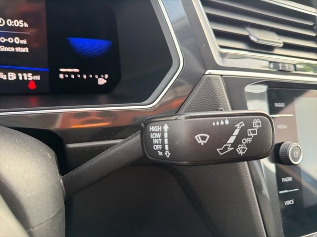 Used 2023 Volkswagen Tiguan SE image 23