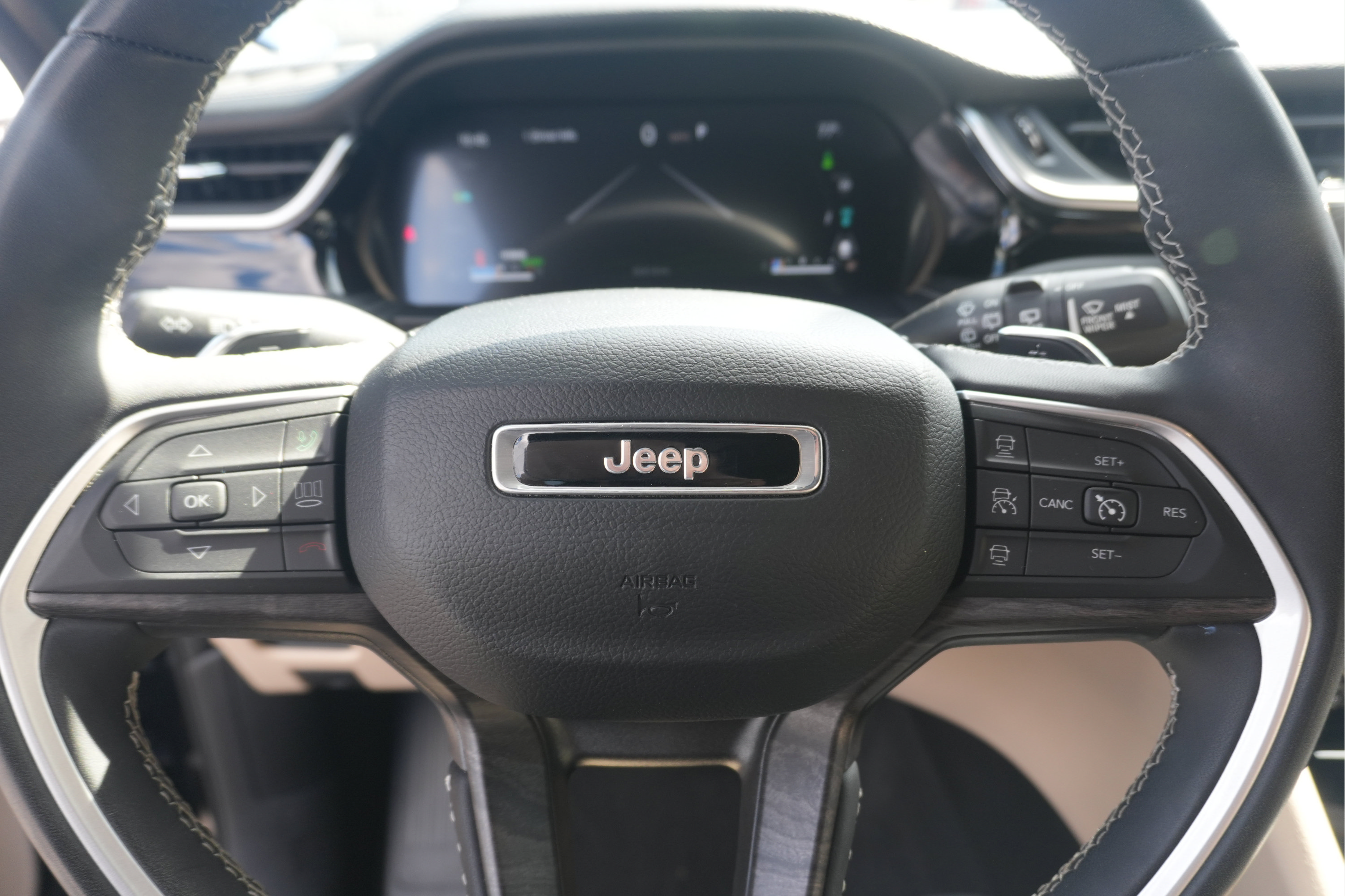 Used 2023 Jeep Grand Cherokee 4WD 4xe image 45
