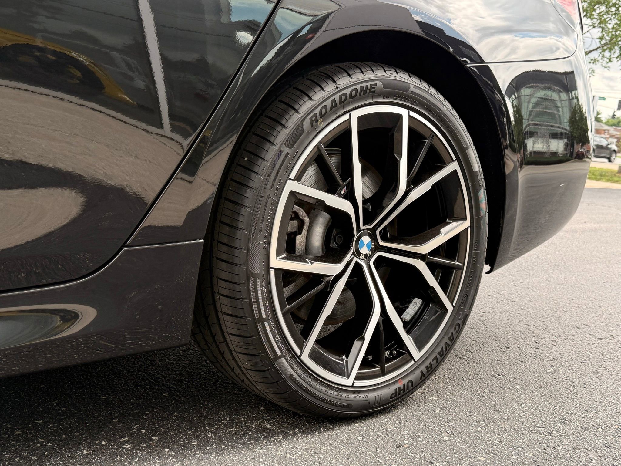 Used 2022 BMW 540i xDrive w/ M Sport Package AWD/4WD image 14