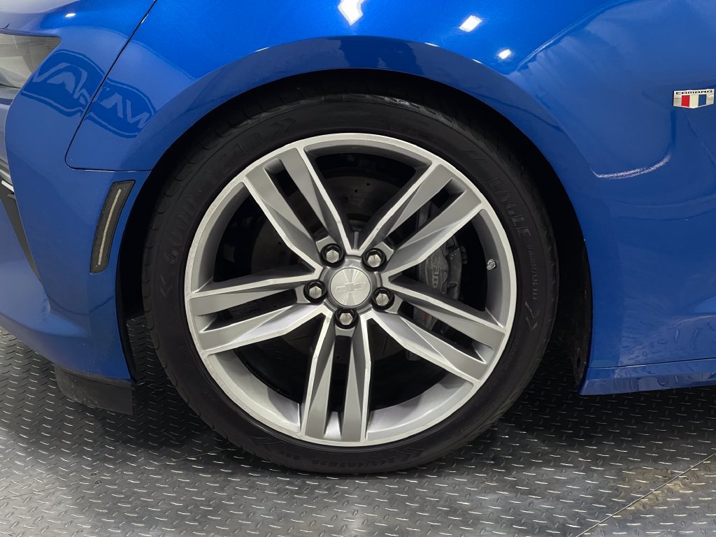 Used 2018 Chevrolet Camaro SS RWD image 34