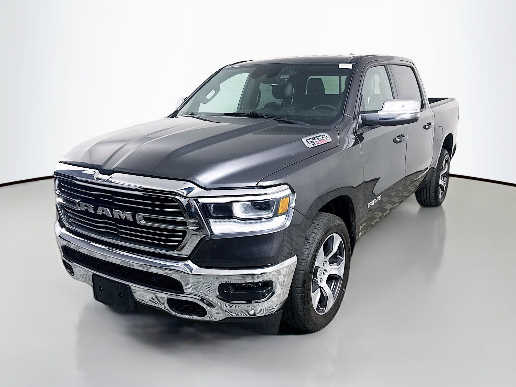 Used 2023 RAM 1500 Laramie AWD/4WD image 4