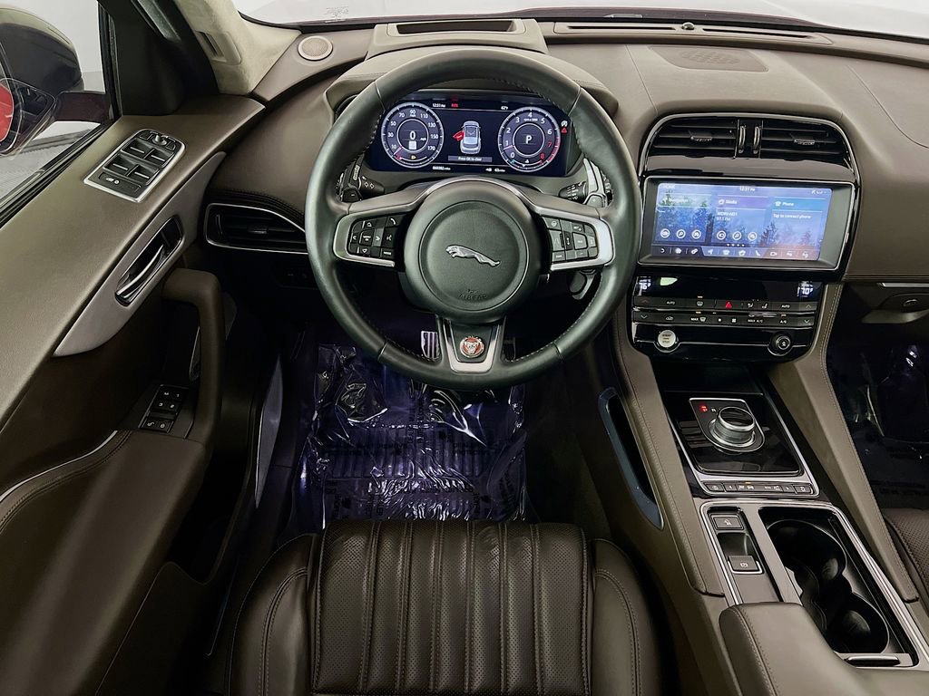Used 2019 Jaguar F-PACE Portfolio image 24