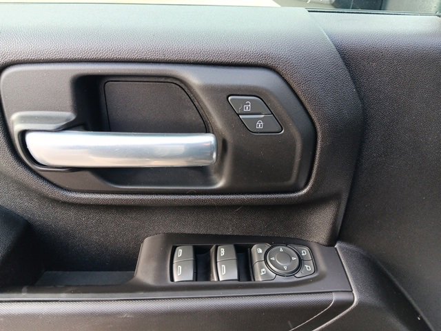 Used 2022 Chevrolet Silverado 2500 Custom w/ Custom Value Package image 18