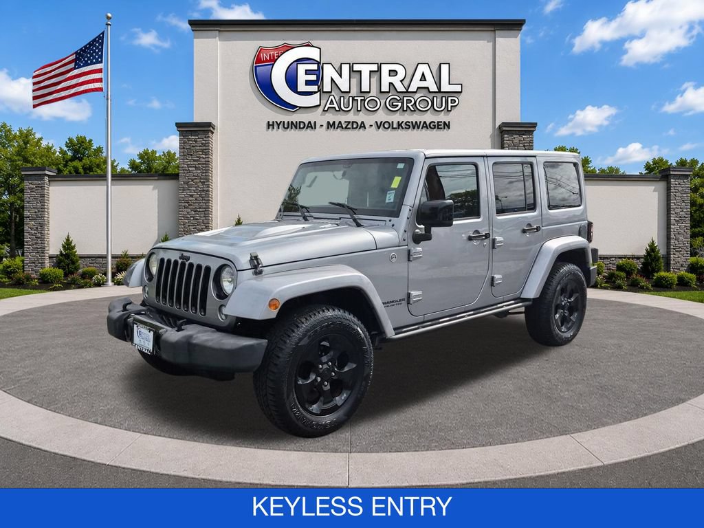 Used 2015 Jeep Wrangler Unlimited Sahara AWD/4WD image 3