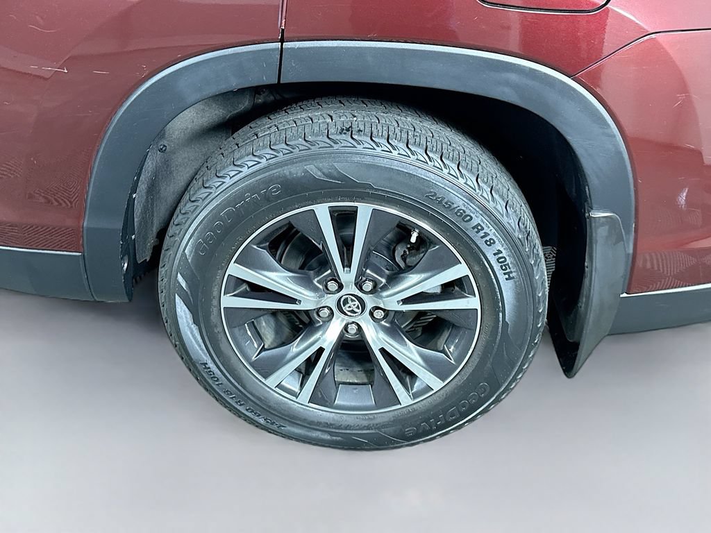 Certified 2019 Toyota Highlander LE w/ Protection Package #3 AWD/4WD image 35