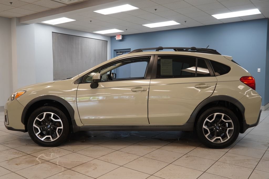 Used 2017 Subaru Crosstrek 2.0i Premium w/ Moonroof Package AWD/4WD image 2