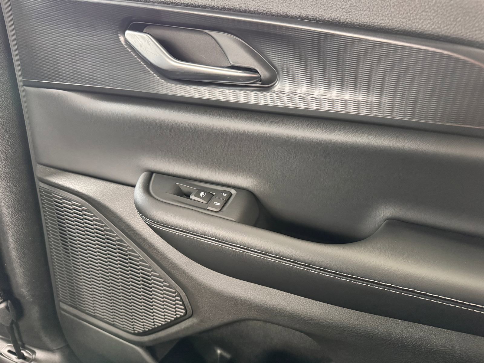 New 2026 Jeep Grand Cherokee Laredo image 25