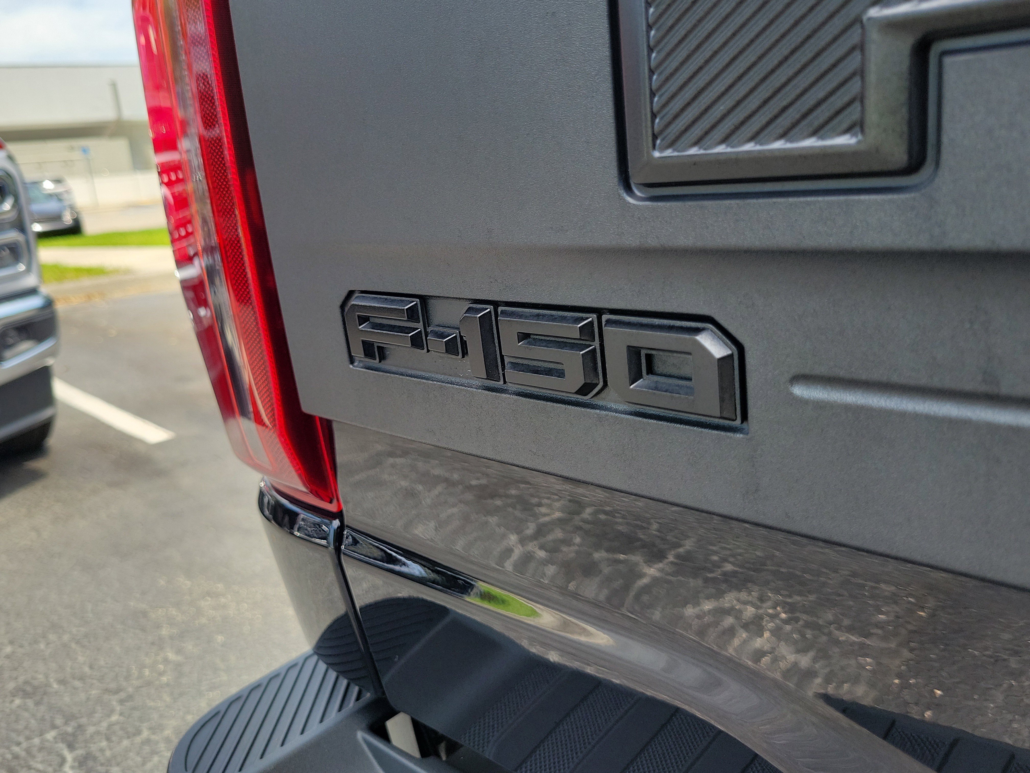 Certified 2025 Ford F150 Raptor w/ Equipment Group 803A Raptor R AWD/4WD image 9