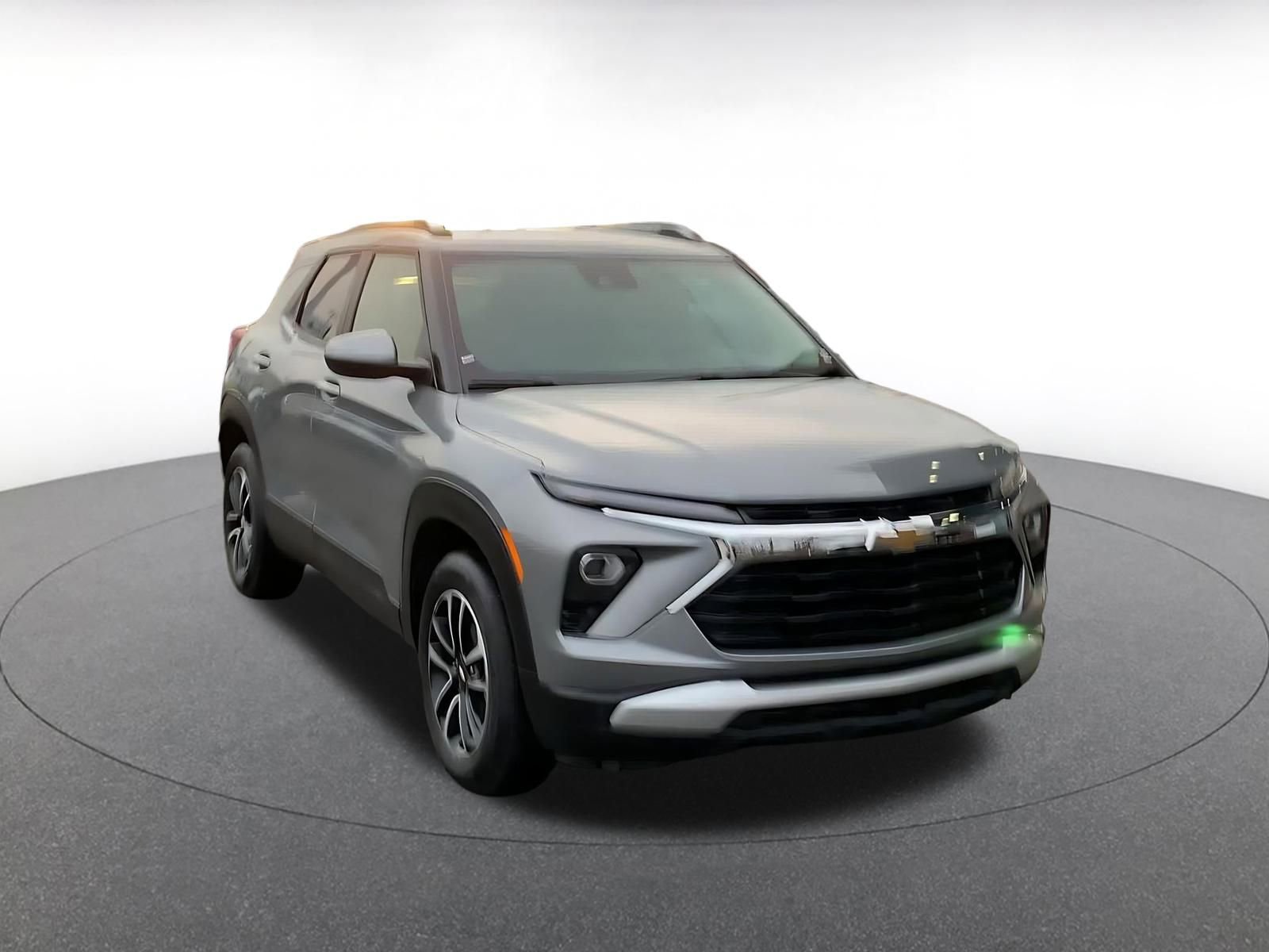 Used 2025 Chevrolet TrailBlazer LT image 3