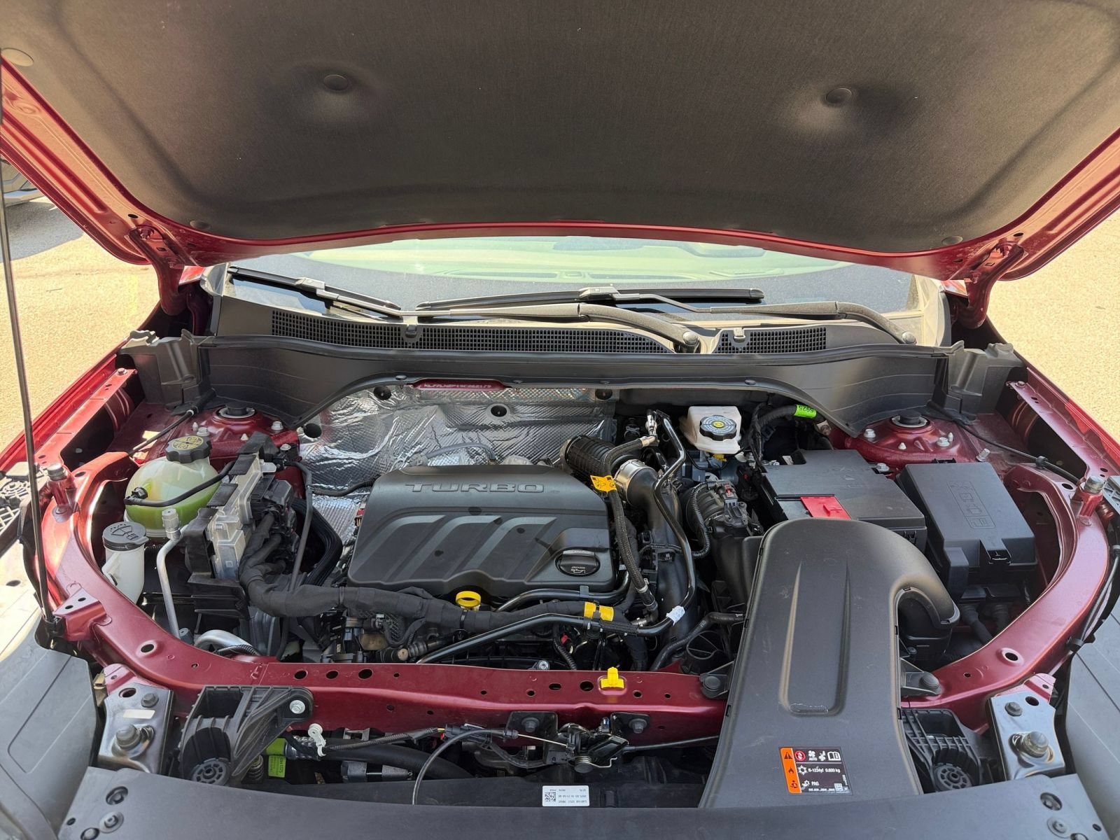 Used 2025 Chevrolet Trax LT w/ LT Convenience Package FWD image 30