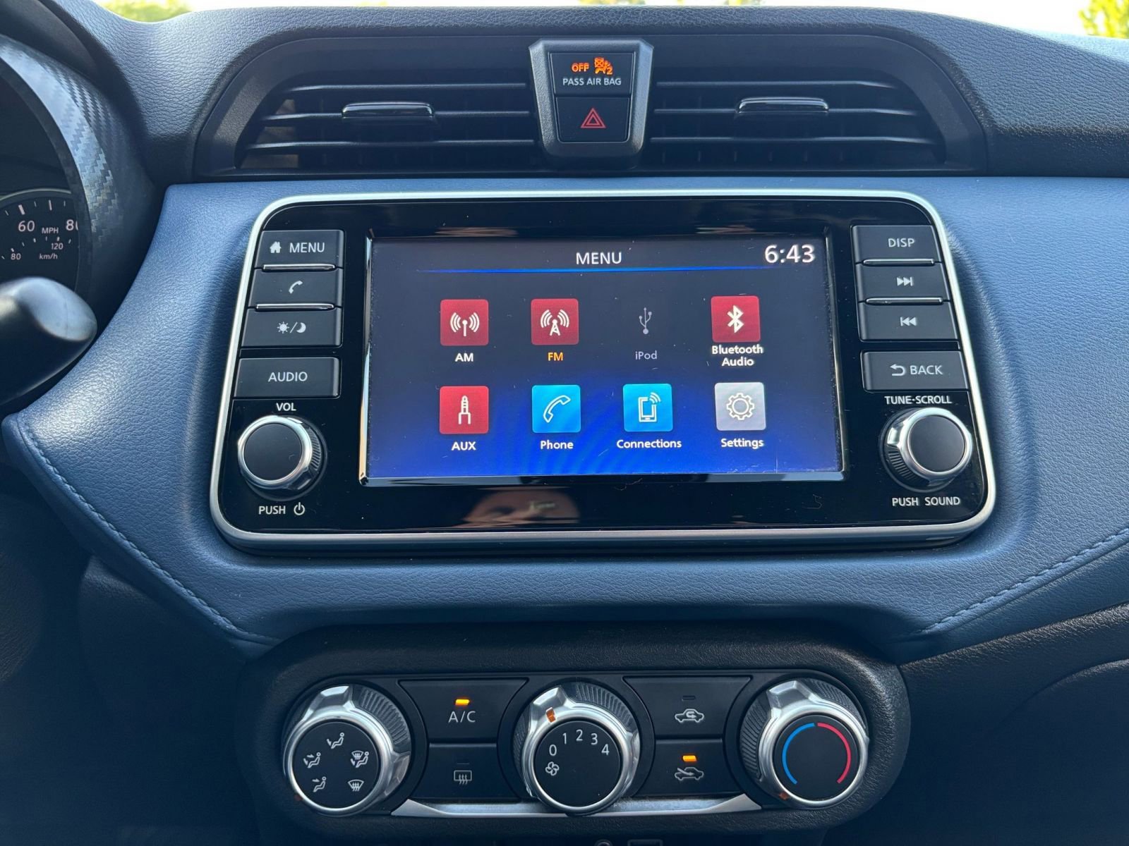 Used 2025 Nissan Versa SV image 17