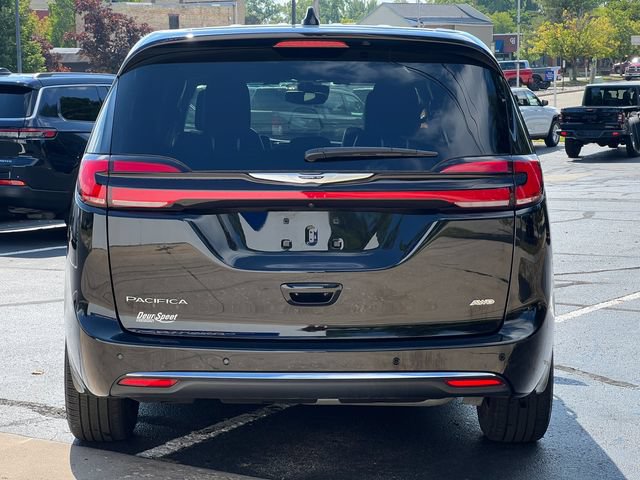 Used 2025 Chrysler Pacifica Select w/ Uconnect Theater Family Group AWD/4WD image 50