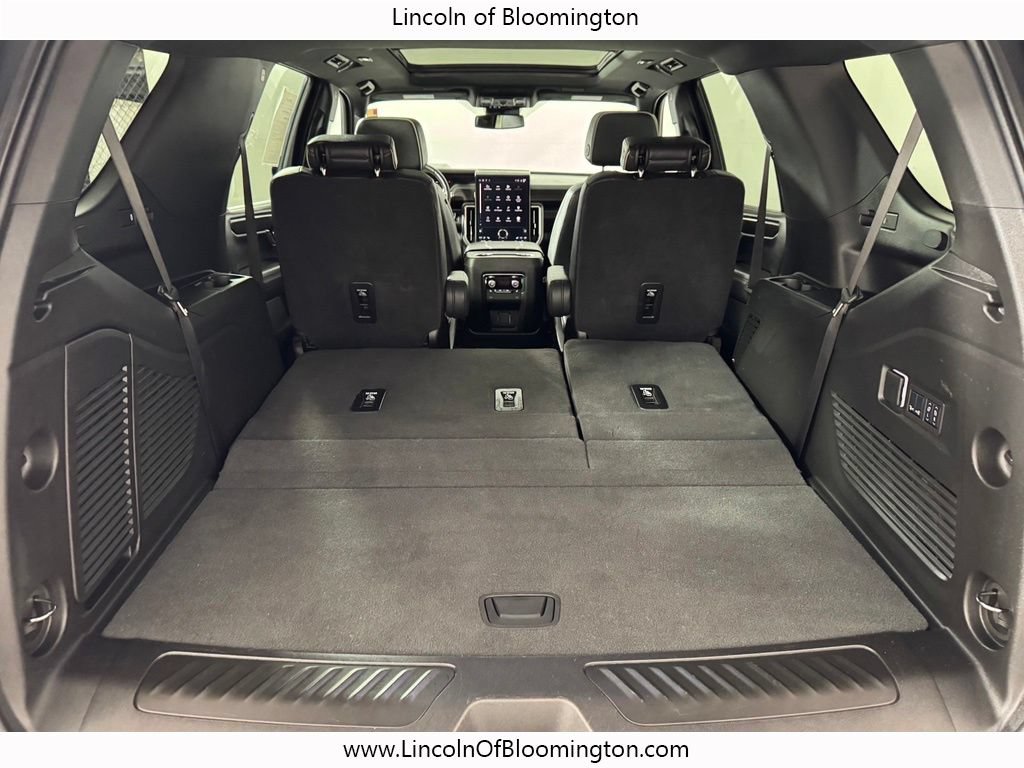 Used 2025 GMC Yukon Elevation AWD/4WD image 16