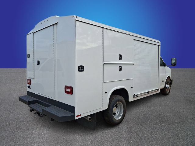 New 2024 Chevrolet Express 4500 w/ Driver Convenience Package RWD image 3