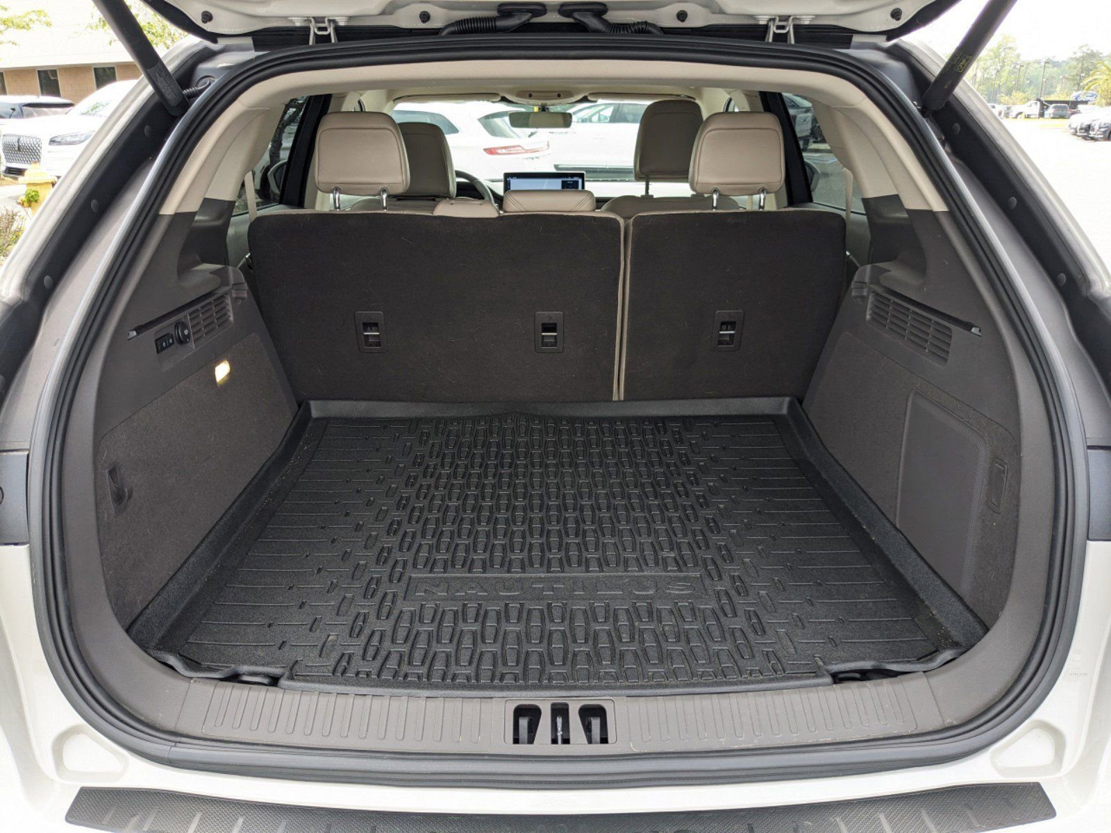 Certified 2023 Lincoln Nautilus Reserve w/ Equipment Group 201A image 7