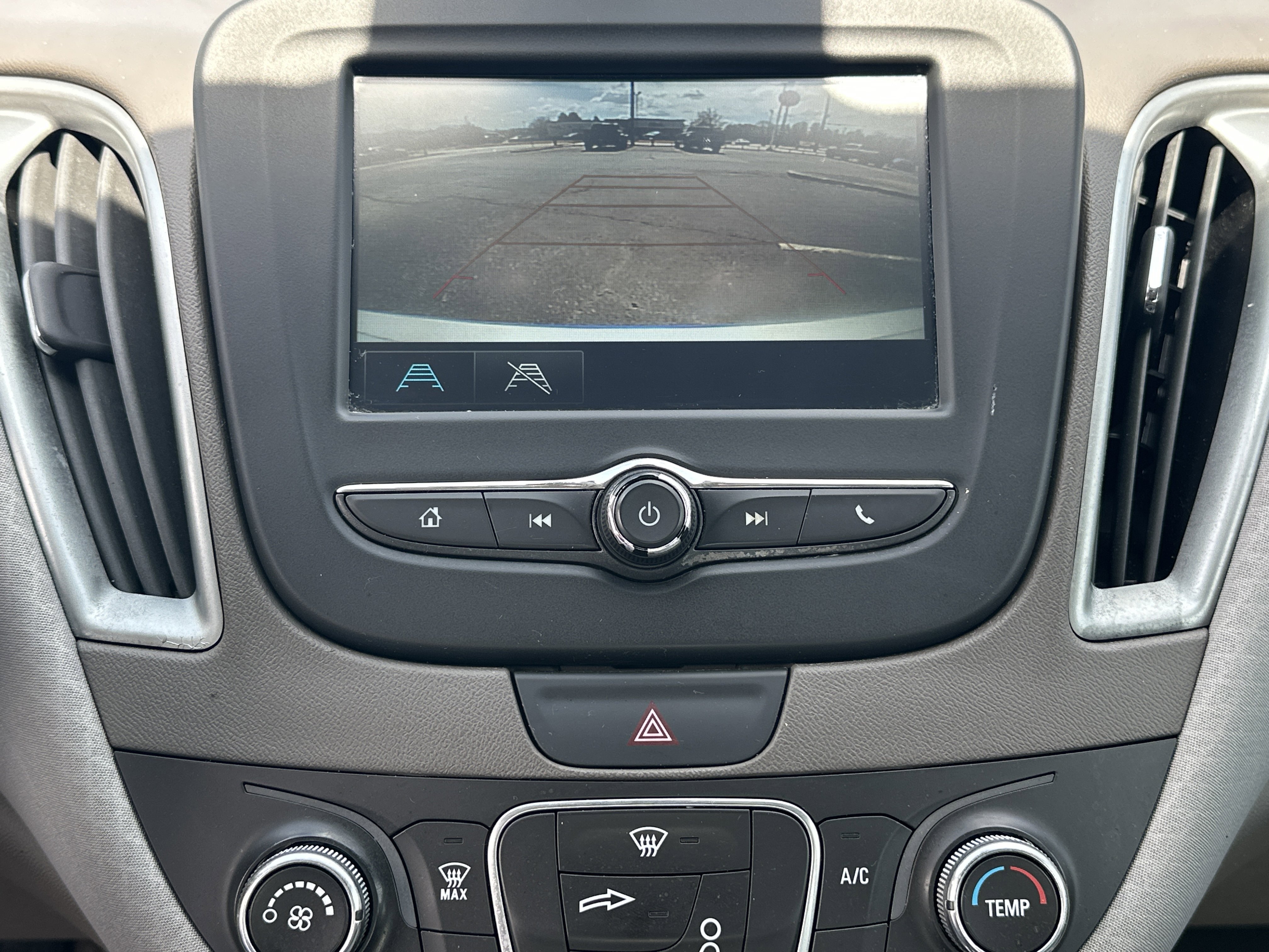 Used 2018 Chevrolet Malibu LS image 29