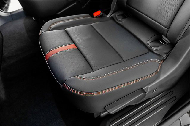 Used 2026 Chevrolet Traverse RS image 46