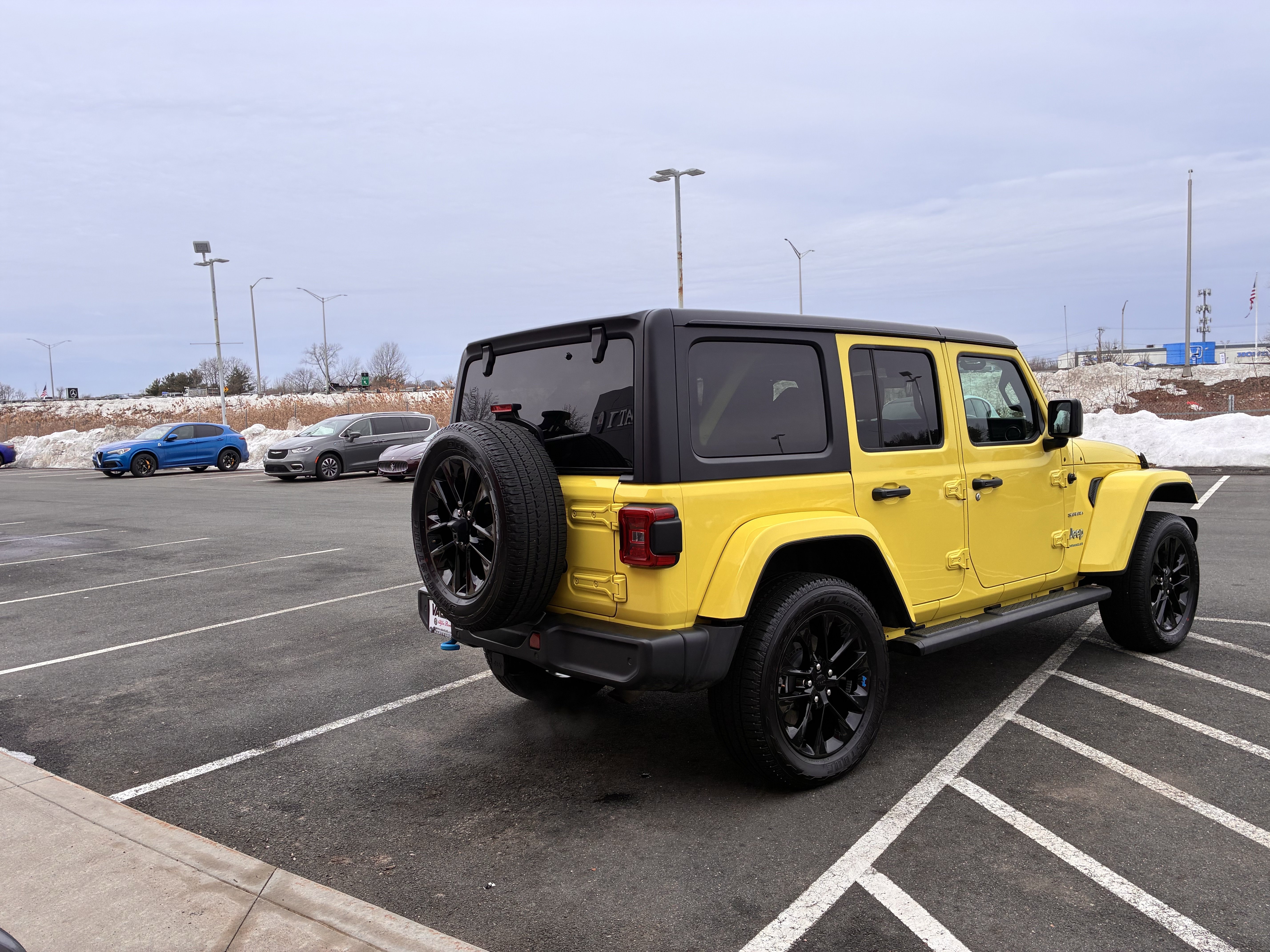 Used 2023 Jeep Wrangler Unlimited Sahara w/ Dual Top Group image 7