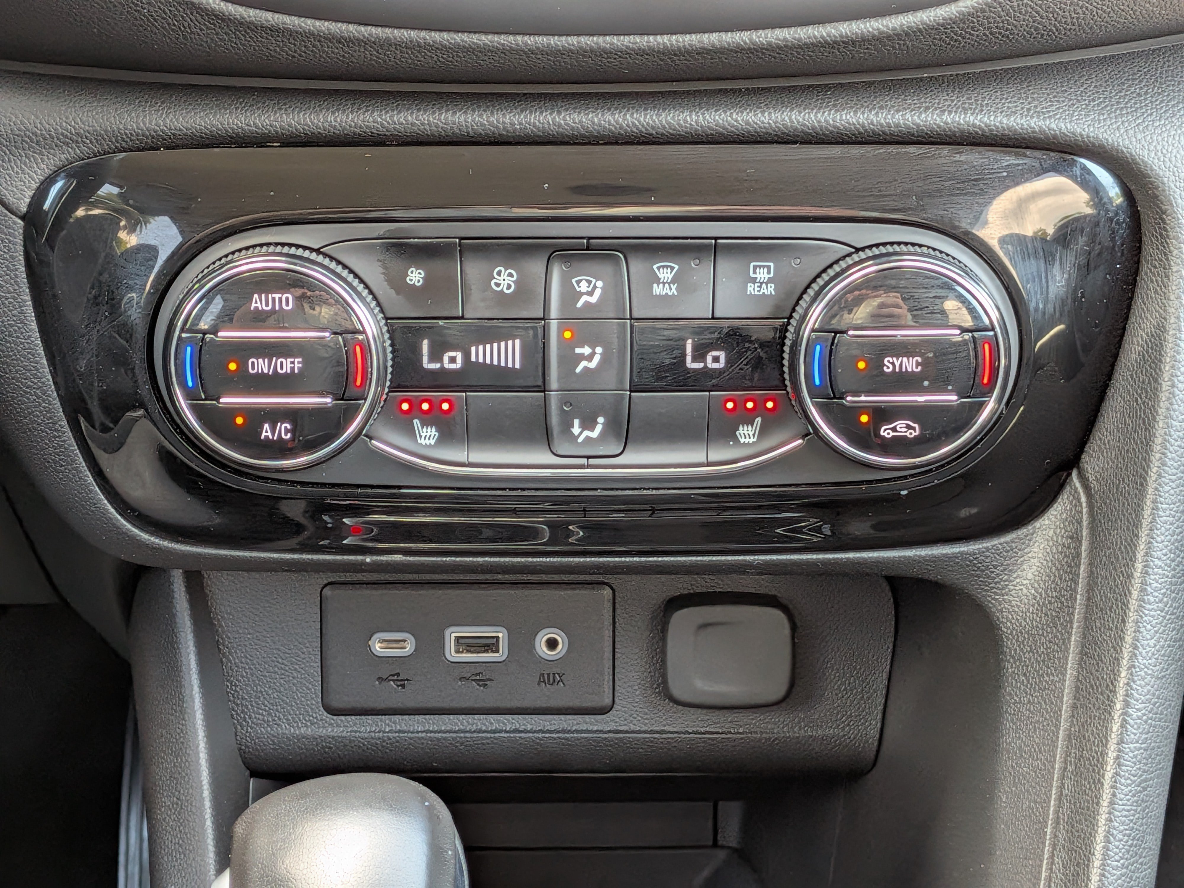 Certified 2021 Buick Encore GX Select FWD image 19