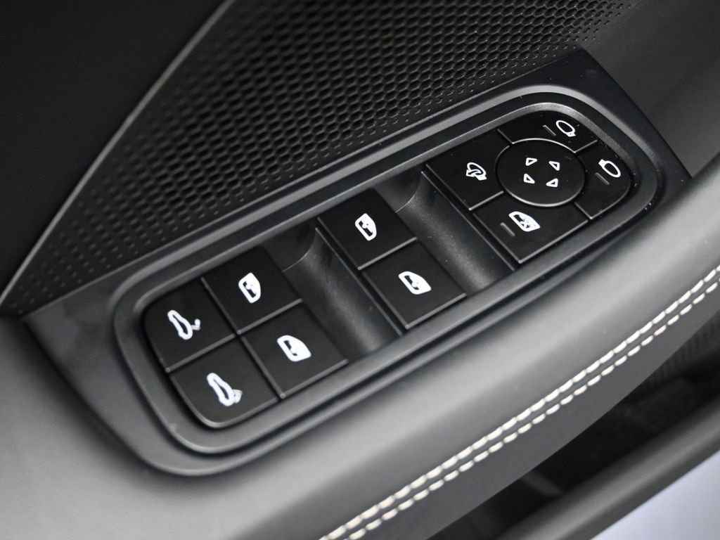 Used 2024 Porsche Panamera 4 image 19