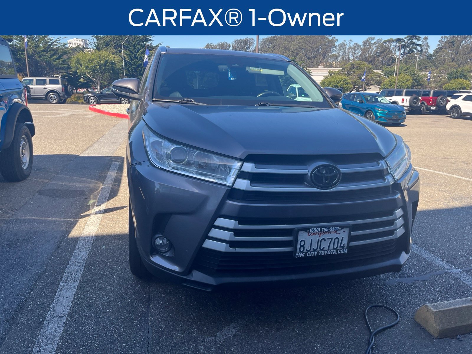 Used 2019 Toyota Highlander XLE AWD/4WD image 2