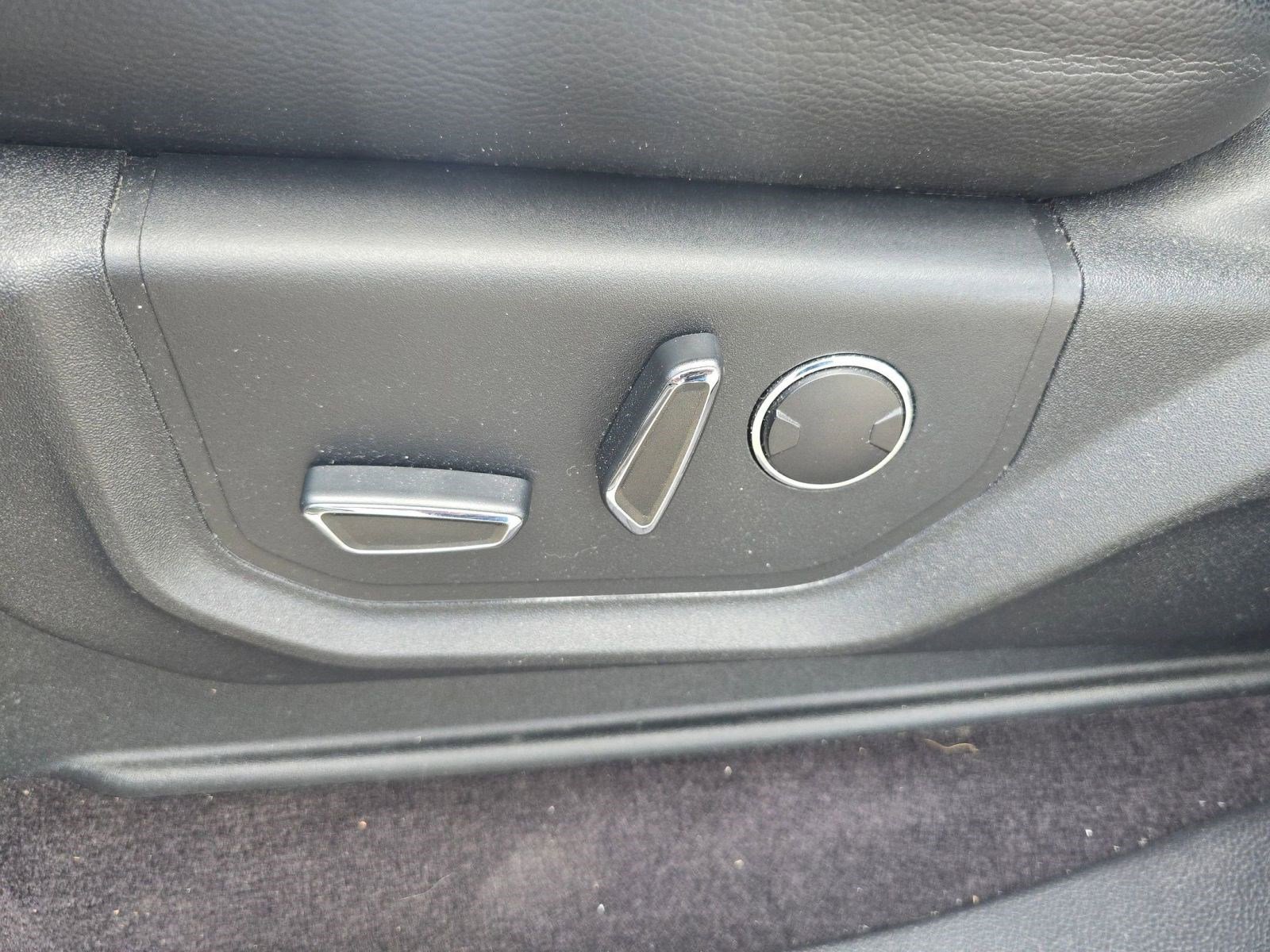 Used 2017 Ford F150 Lariat w/ Equipment Group 502A Luxury image 12