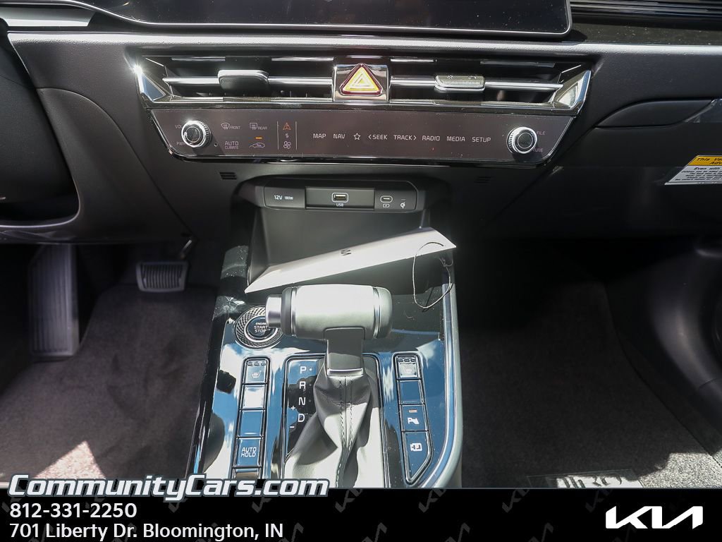 New 2025 Kia Niro EX image 17