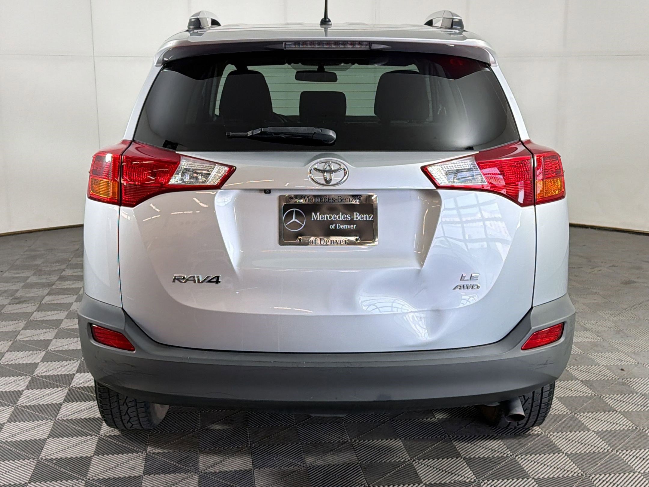 Used 2015 Toyota RAV4 LE image 10