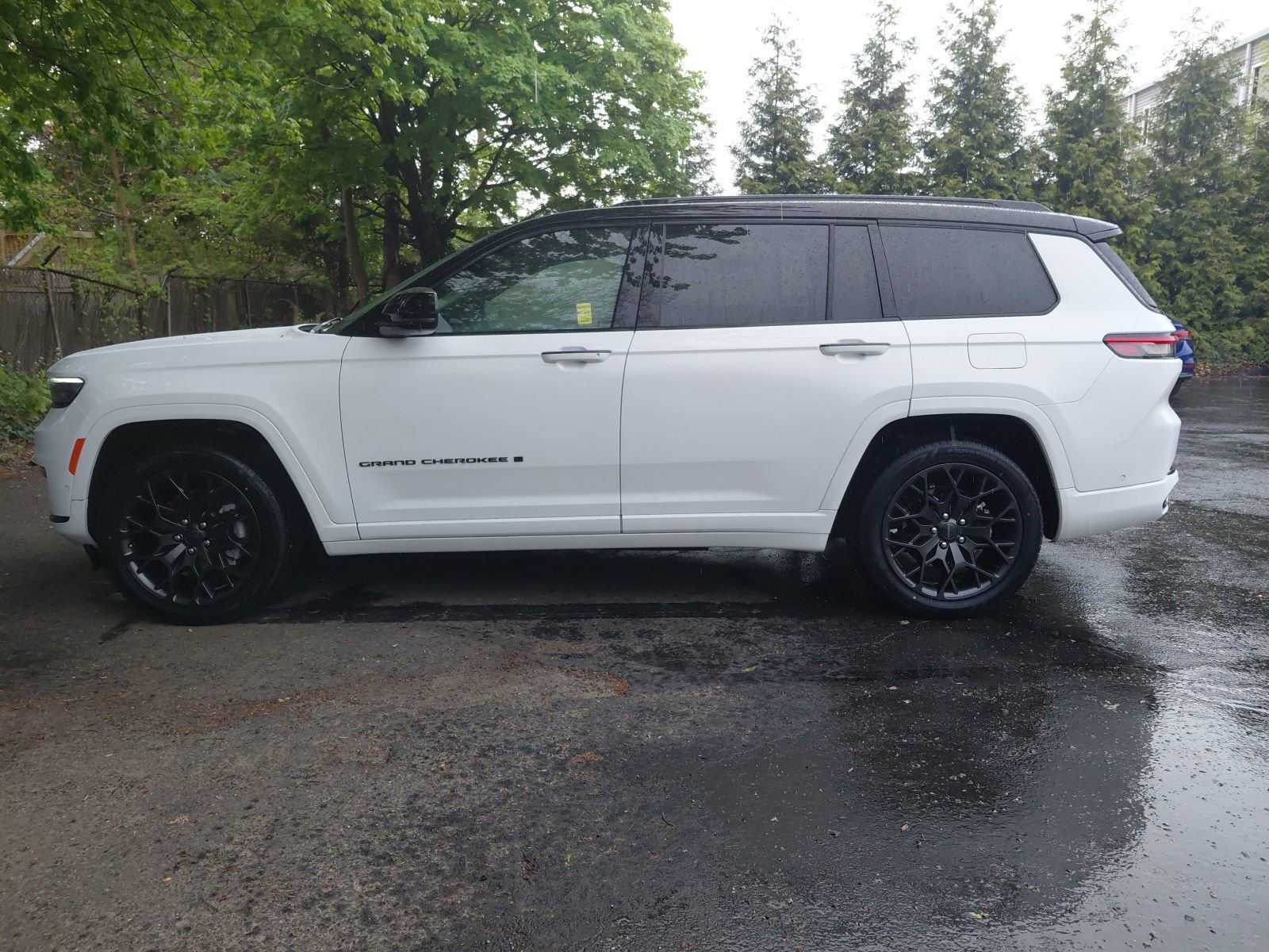 Used 2023 Jeep Grand Cherokee L Summit AWD/4WD image 41