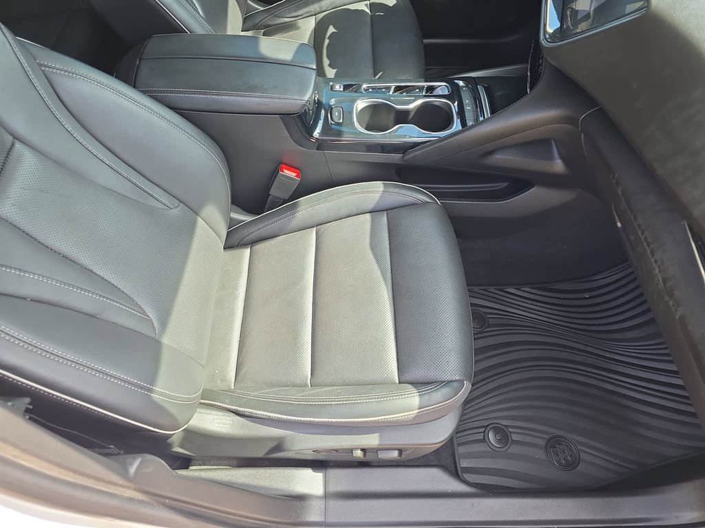 Used 2021 Buick Envision Essence w/ Sport Touring Package FWD image 10