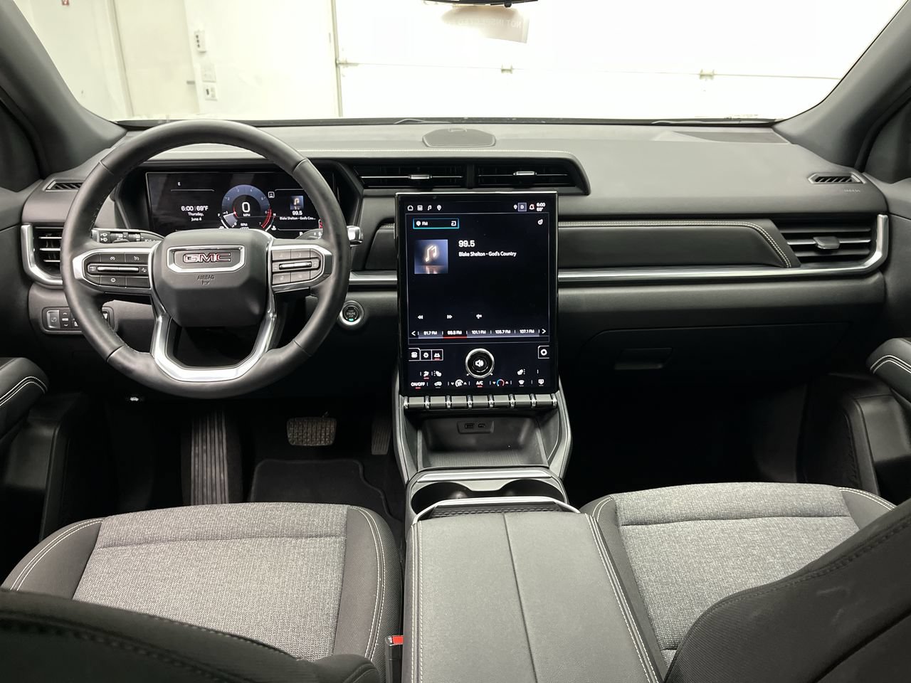 Certified 2025 GMC Terrain Elevation w/ Technology Package II AWD/4WD image 4