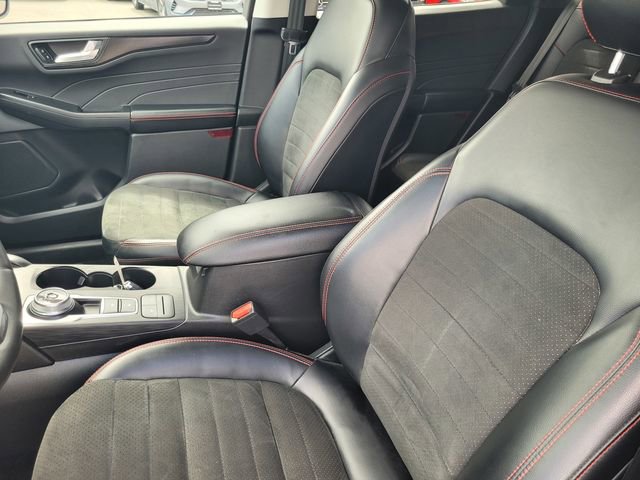 Certified 2022 Ford Escape SEL w/ SEL Stealth AWD Package image 11