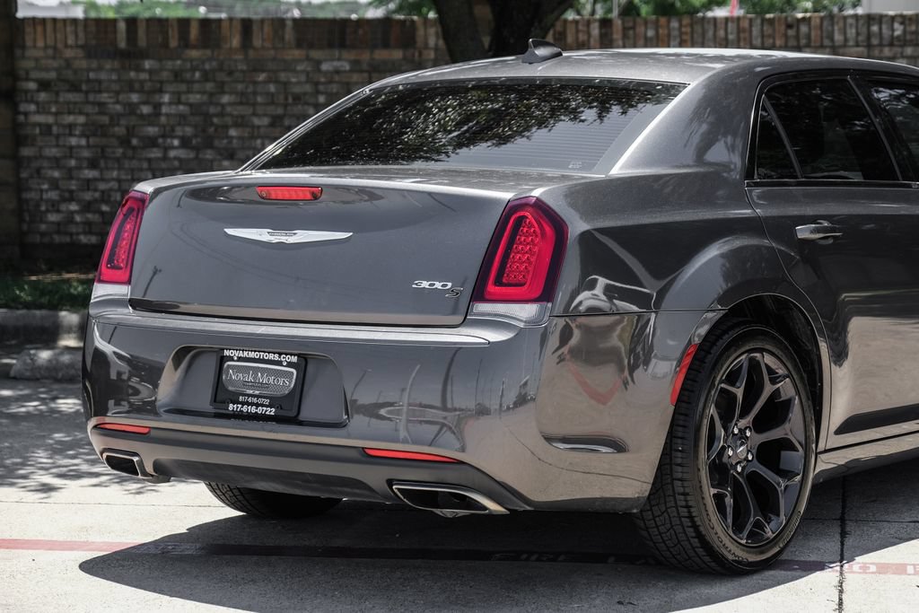 Used 2019 Chrysler 300 S RWD image 16