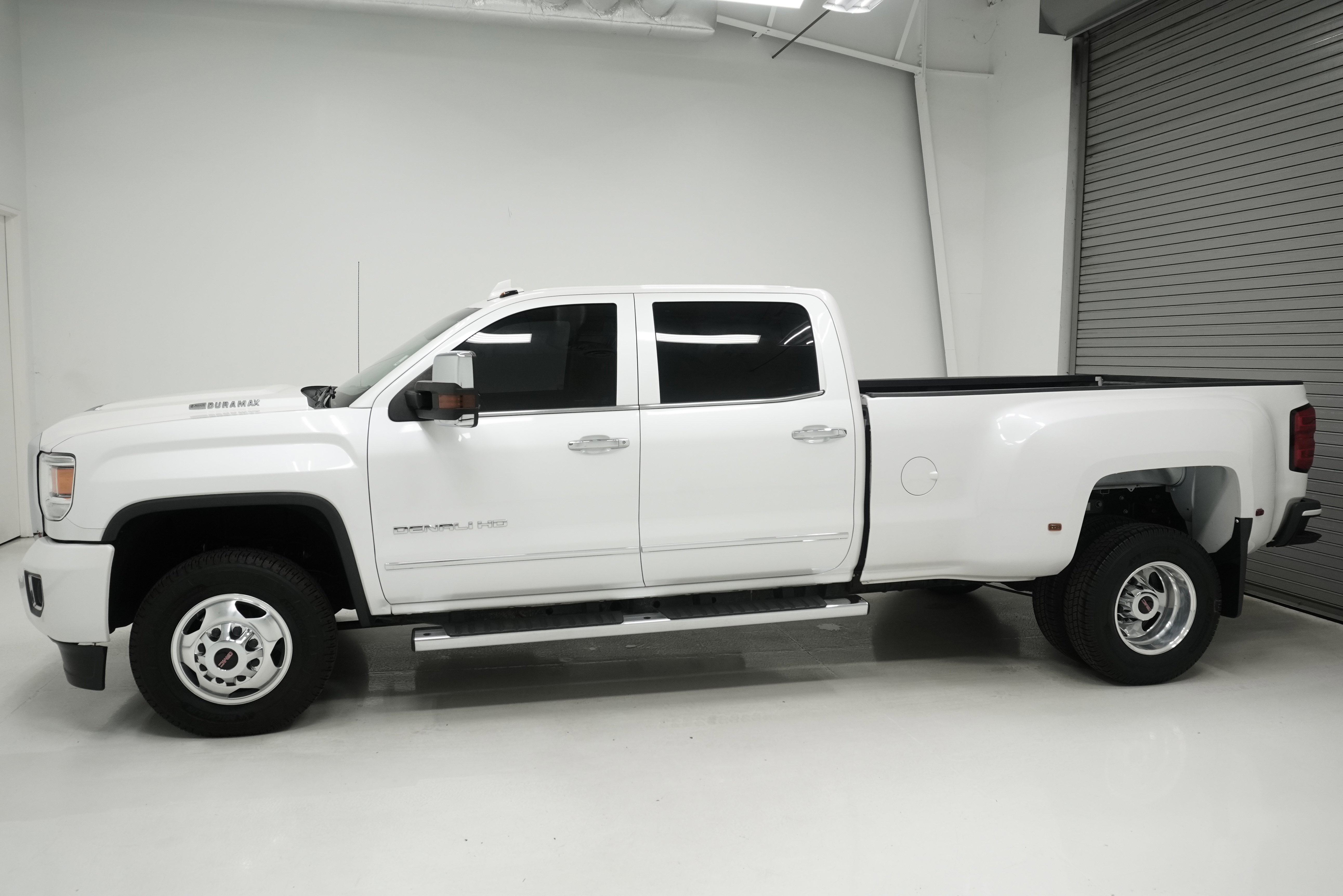Used 2019 GMC Sierra 3500 Denali w/ Duramax Plus Package image 6