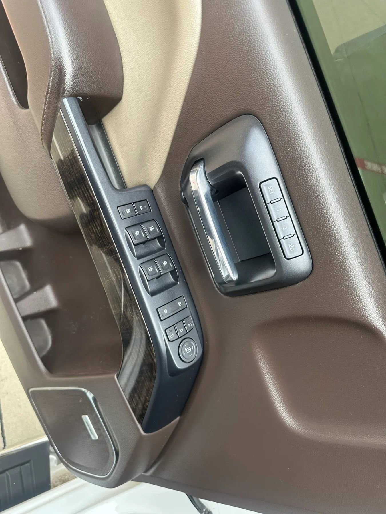 Used 2015 GMC Sierra 2500 Denali w/ Duramax Plus Package AWD/4WD image 34