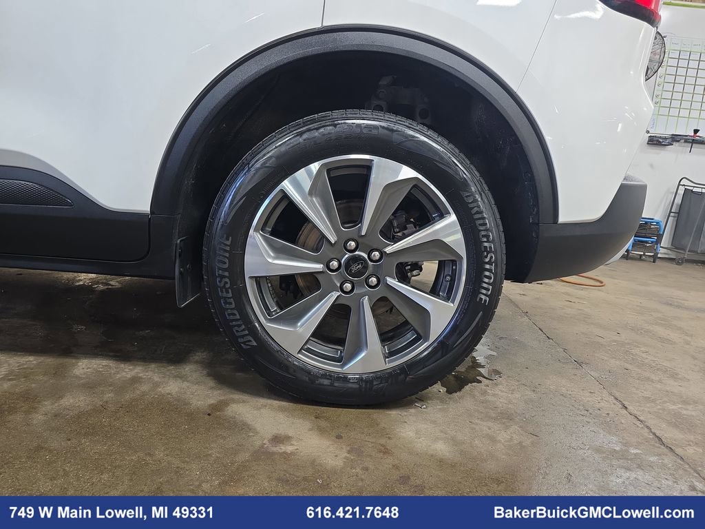 Used 2024 Ford Escape Platinum image 34