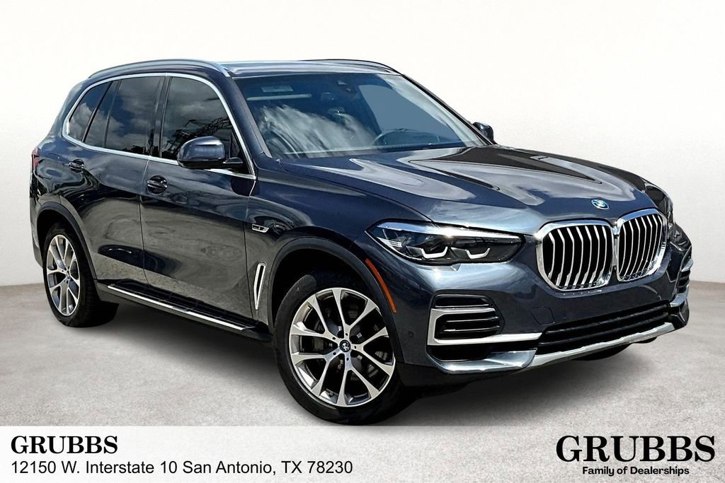 Used 2022 BMW X5 xDrive45e w/ Climate Comfort Package image 1