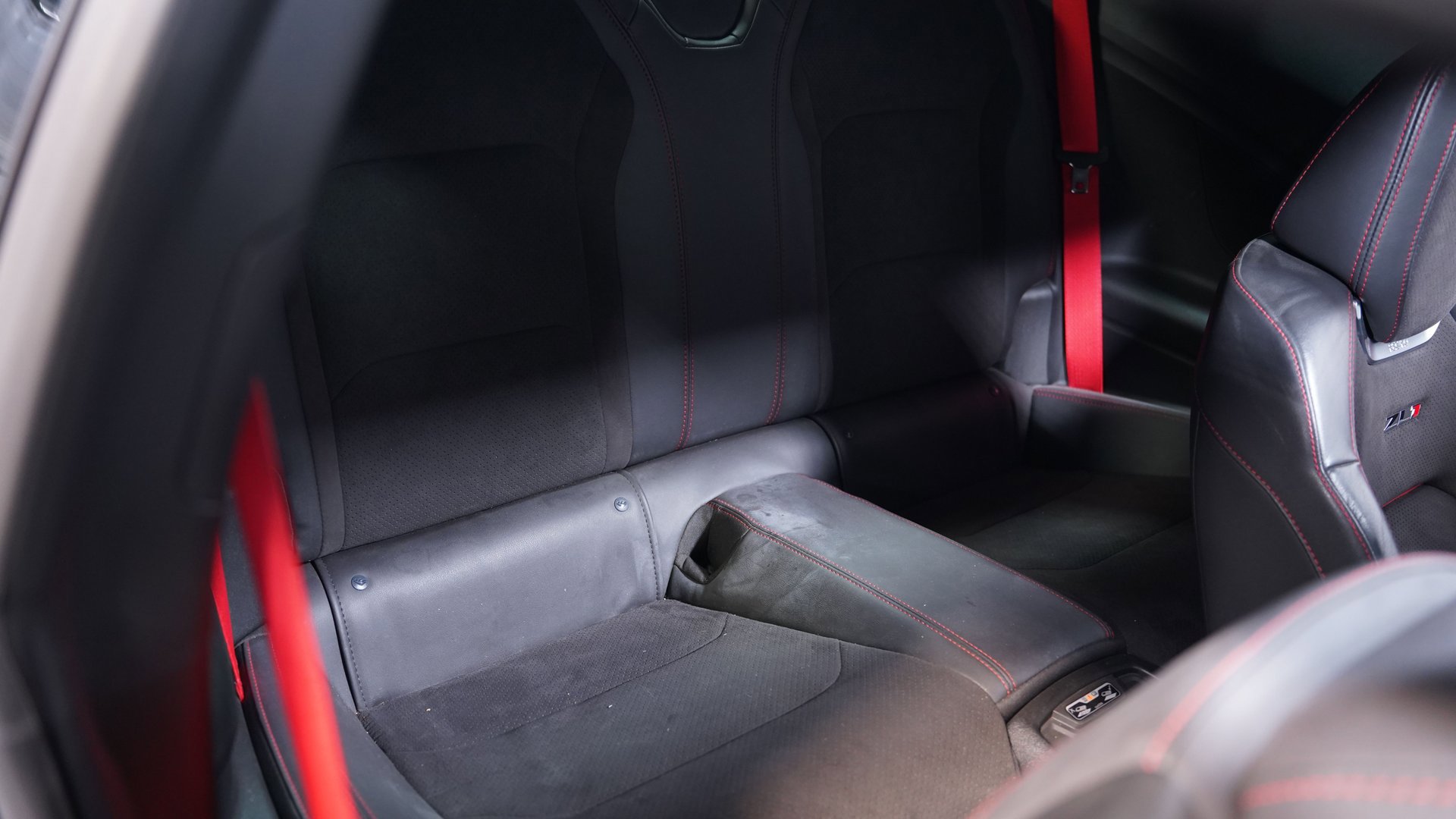 Used 2018 Chevrolet Camaro ZL1 RWD image 37