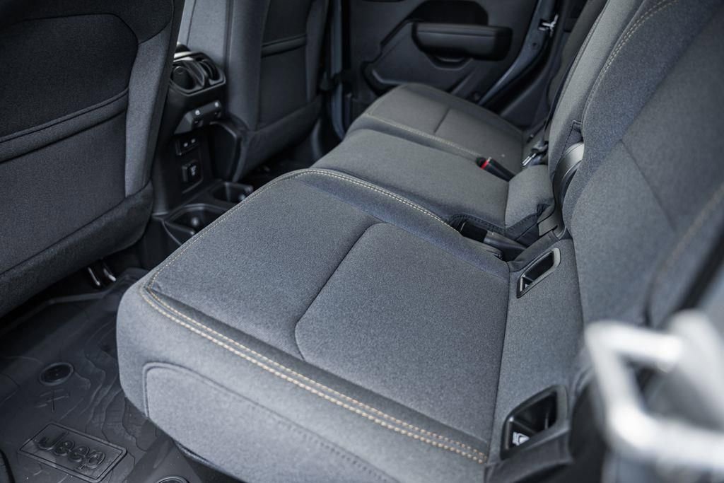 New 2025 Jeep Gladiator Sport AWD/4WD image 36