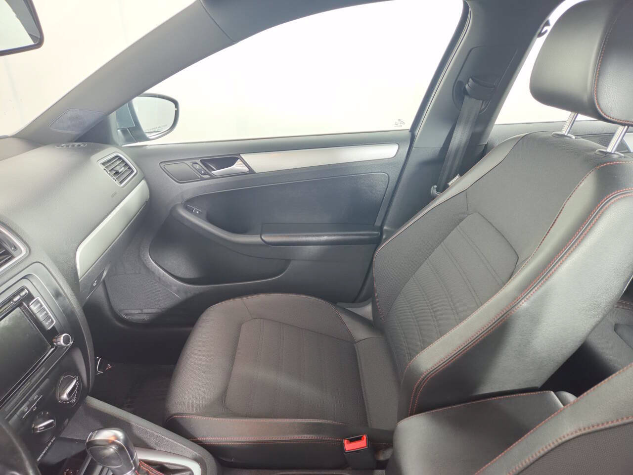 Used 2014 Volkswagen Jetta GLI FWD image 16